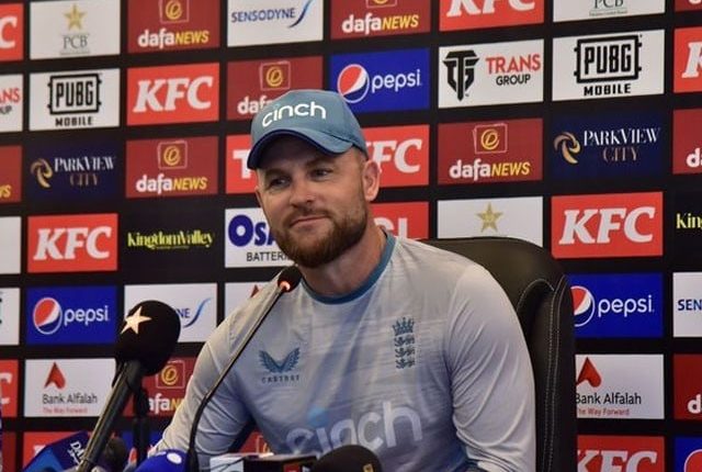 شاہین آفریدی کی عدم دستیابی پاکستان کیلیے بڑا نقصان ہے، ہیڈ کوچ انگلش ٹیم
