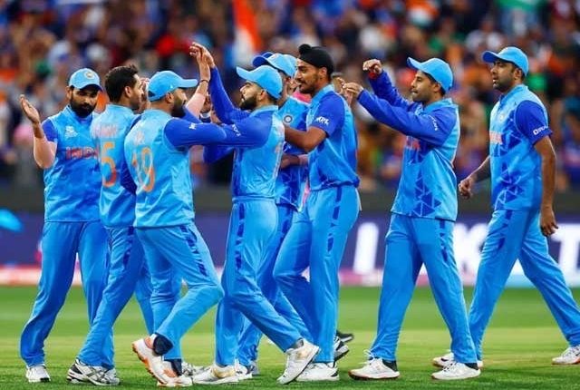 بی سی سی آئی کا کوہلی، روہت کو ٹی20 فارمیٹ سے ڈراپ کرنے کا عندیہ