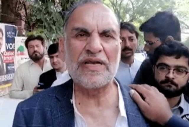 گرفتار اعظم سواتی کو بلوچستان پولیس گرفتار کر کے کوئٹہ لے گئی