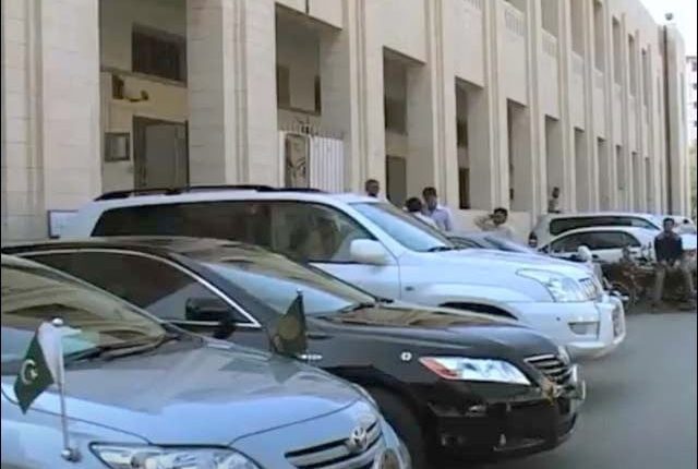 ہم کتے کو سرکاری موبائل کا پروٹوکول نہیں دیتے، وزیر ایکسائز سندھ