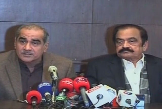 دھمکیاں اور مذاکرات ایک ساتھ نہیں چل سکتے، حکومت کا عمران خان کوجواب