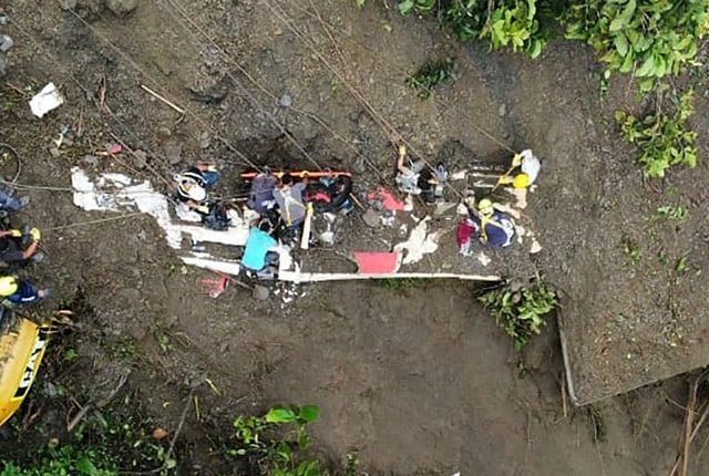 کولمبیا میں مٹی کا تودہ مسافر بس پر گرگیا؛ بچوں سمیت 33 افراد ہلاک