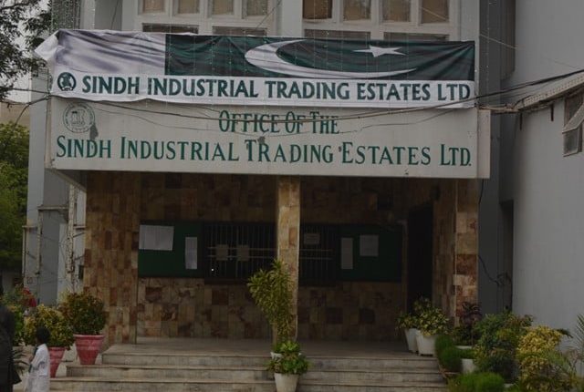 سائٹ میں ٹھیکے داروں کو 6 کروڑ کی خلاف ضابطہ ادائیگیاں، ملازمین تنخواہوں سے محروم