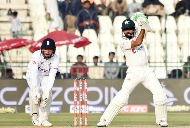 ملتان ٹیسٹ؛ انگلینڈ کیخلاف پاکستان کی دوسری وکٹ گر گئی