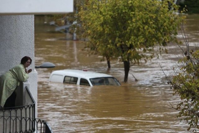 پرتگال میں طوفانی بارشوں سے کئی شہر ڈوب گئے، خاتون ہلاک