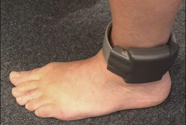 سندھ میں عادی مجرموں کو برقی کڑا لگانے کا فیصلہ