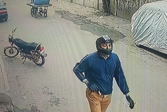 کراچی میں ڈاکوؤں کی دفاتر ملازمین کے بھیس میں وارداتیں