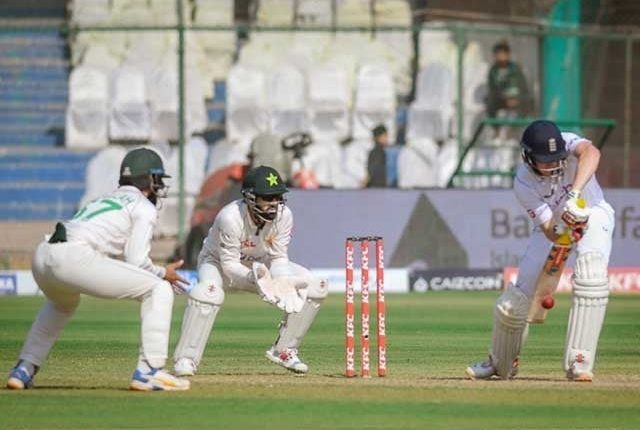 کراچی ٹیسٹ: پاکستان کیخلاف انگلش ٹیم کی پوزیشن مستحکم ہوگئی