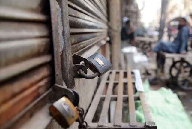 کاروبار کی بندش کے فیصلے پر تاجر دو دھڑوں میں تقسیم