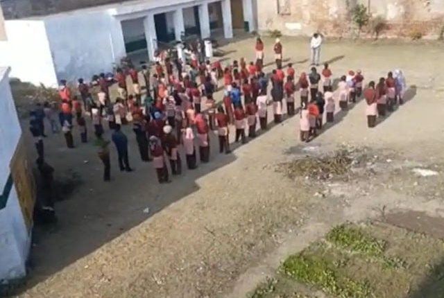 بھارت میں طلبا کے ’لب پہ آتی ہے دعا‘ پڑھنے پرمسلمان اسکول پرنسپل معطل