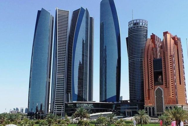 امارات؛ ملازمین کو نجی کاروبار کیلیے ایک سال کی تنخواہ اور چھٹیاں دینے کا اعلان