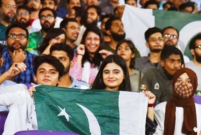 دوسرا ٹیسٹ؛ تماشائیوں کیلئے اسٹیڈیم میں داخلہ مفت کرنے کا اعلان