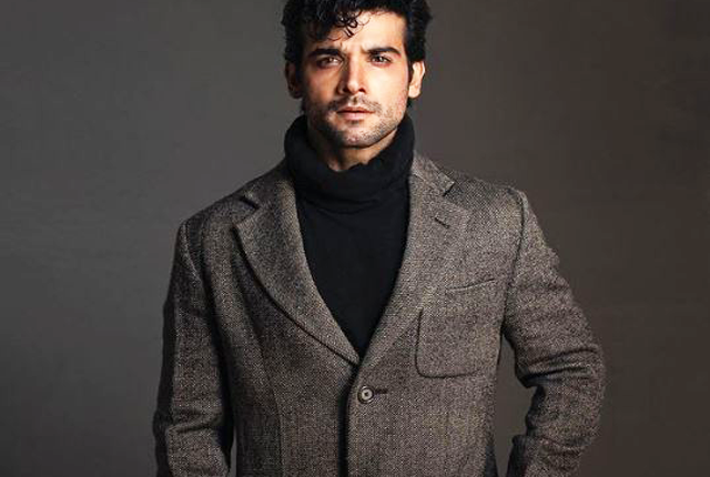 کراچی میں اداکارعنایت خان کو ڈاکوؤں نے گن پوائنٹ پر لوٹ لیا