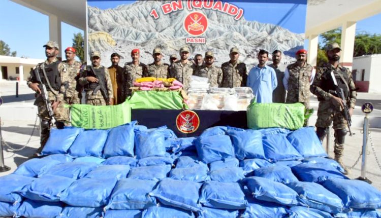 پسنی میں کوسٹ گارڈز کی کارروائی، پہاڑوں میں چھپائی گئی منشیات کی بھاری مقدار پکڑی لی
