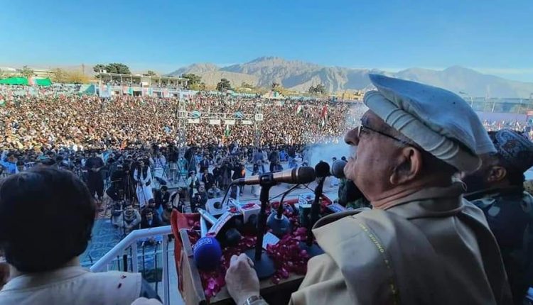 ڈیورنڈ لائن کے آرپار آباد بلوچوں اور پشتونوں کو دوہری شہریت دی جائے، محمود خان اچکزئی