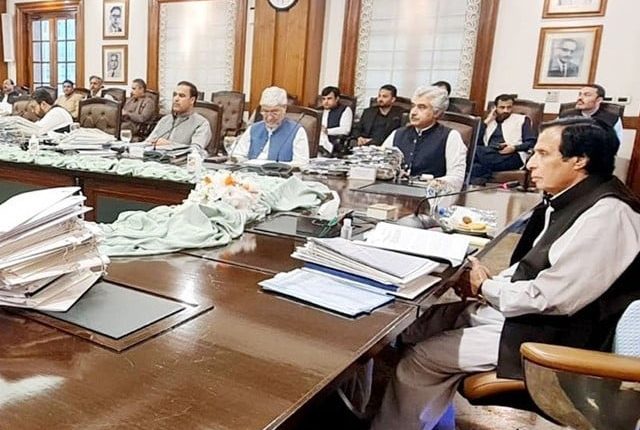 پنجاب حکومت کا بازار جلد بند کرنے سے متعلق وفاق کا حکم ماننے سے انکار