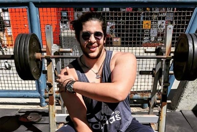 کرکٹر وسیم اکرم کا بیٹا مکسڈ مارشل آرٹس فائٹر بن گیا