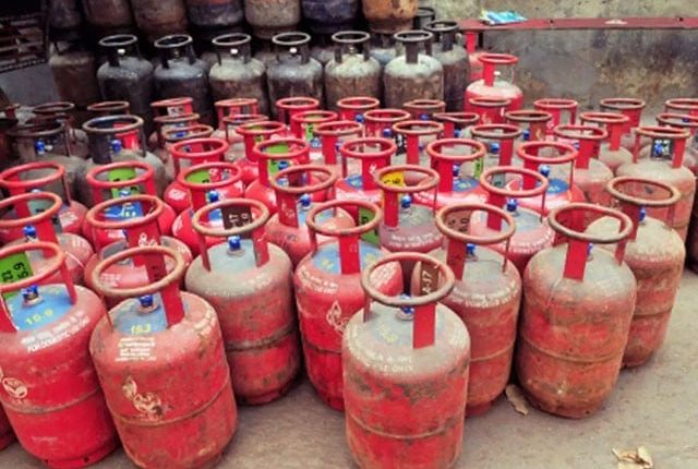 ایل پی جی کی قیمت 300 روپے کلو ہوگئی
