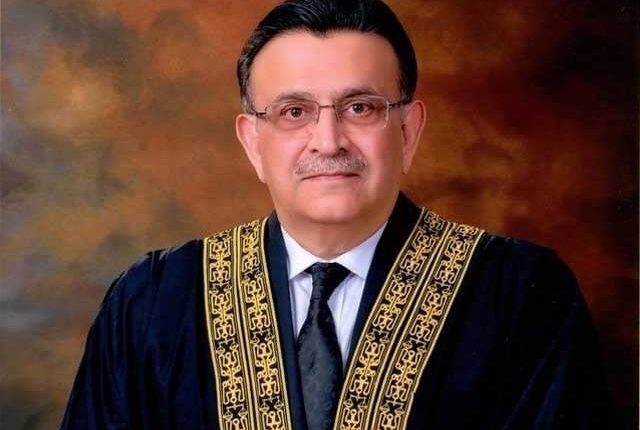 شہریوں سے زبردستی زمین لیکر معاوضہ دینا محرومی کا مداوا نہیں، چیف جسٹس