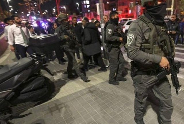 مقبوضہ بیت المقدس میں یہودی عبادت گاہ پر فائرنگ، 7 افراد ہلاک