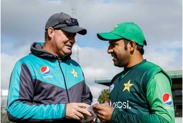 ’’آن لائن شاپنگ سنی تھی لیکن کوچنگ نہیں‘‘، عاقب جاوید