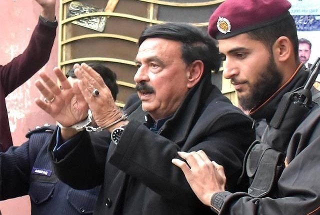 شیخ رشید کے خلاف کراچی میں بھی مقدمہ درج