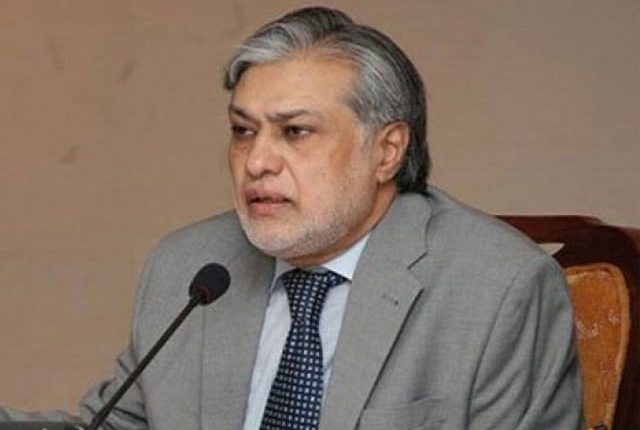 اسحق ڈار کا ایف بی آر افسران کی غیرقانونی مراعات روکنے کا حکم