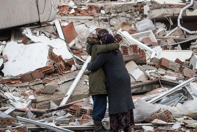 ترکیہ اور شام میں تباہ کن زلزلے میں اموات 17 ہزار سے تجاوز کرگئیں