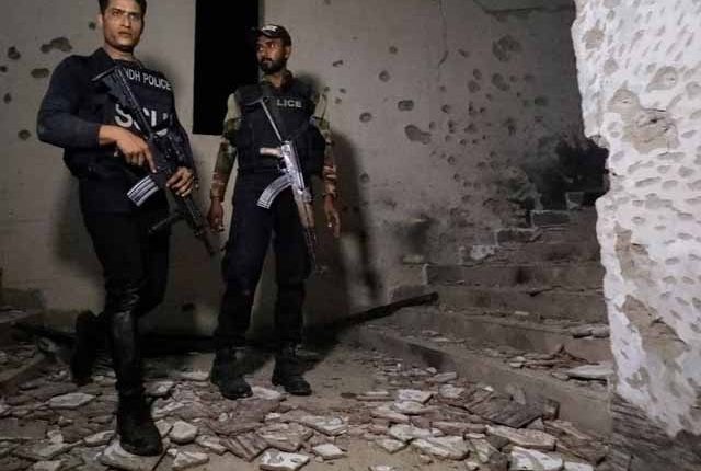 کراچی پولیس آفس حملہ؛ تیسرے دہشت گرد کی شناخت معمہ بن گئی
