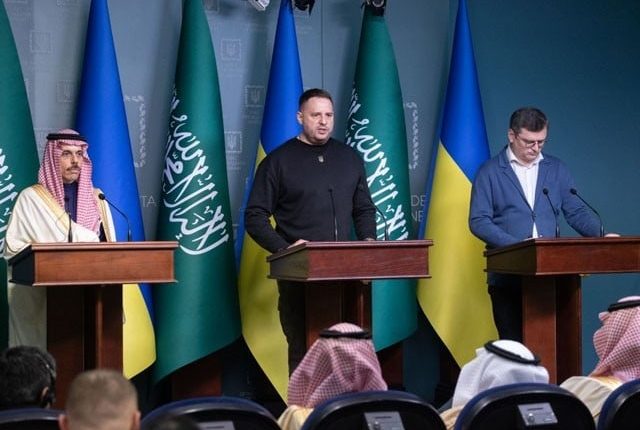 سعودی وزیر خارجہ کا دورۂ یوکرین؛ 40 کروڑ ڈالرمالی امداد کے معاہدے پردستخط